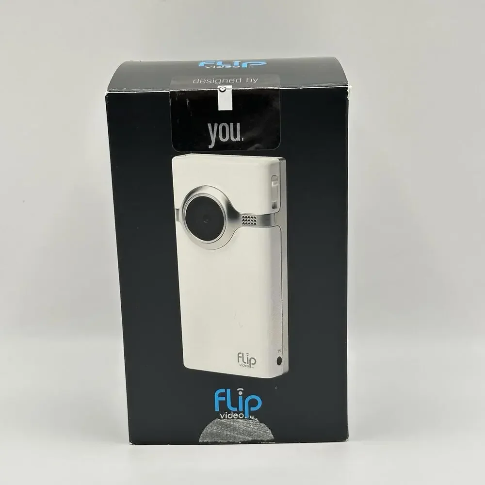 FLIP VIDEO MINO Model F360W WHITE & SILVER CAMCORDER BRAND NEW SEALED RARE!